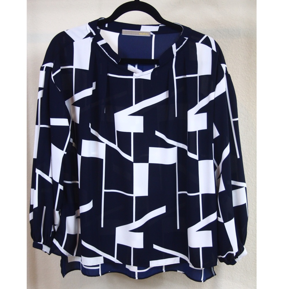 Navy elegantly long sleeve shirt